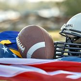 Și-a înjunghiat colegii!  Incident grav în SUA. Un jucător de fotbal american   și-a atacat coechipierii  cu câteva ore înainte de meci