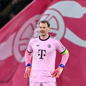 „Fă-ți bagajele, bătrâne!”     FOTO.  Fanii lui Bayern   n-au avut milă de Neuer  după greșelile colosale comise cu Arsenal » Reacția portarului