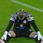 A rezistat doar 21 de minute!    FOTO.    Accidentare ciudată  în meciul  Craiova - Mainz + Primul diagnostic