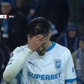 Galben stupid încasat de Baiaram     FOTO:  Atacantul Craiovei,   avertizat  imediat după fluierul final al primei reprize » Ce s-a întâmplat