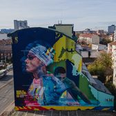 Popovici are un mural uriaș    FOTO.  Cum arată pictura de   400 de metri pătrați  care îl are în centru pe campionul olimpic și unde o poți vedea