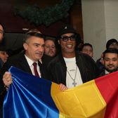 Ronaldinho joacă la Iași  Superstarul brazilian,  venit în Copou pentru un meci demonstrativ: imagini de la petrecerea dinaintea meciului + Percepe   tarife uriașe!
