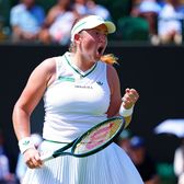  Are o avere din tenis, dar nu e suficient   Cu ce a ajuns să se ocupe jucătoarea care a învins-o pe Halep în finala RG 2017:   „Sunt uluită că face asta”