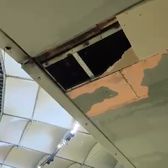 Arena Națională se dezintegrează!    VIDEO.  O bucată din tavan   s-a desprins  înainte de meciul Dinamo - Oțelul