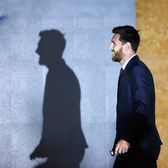 Umbra lui Messi peste Barcelona  Ce făceau toți directorii catalani: „M-am culcat sperând că va spune da”.   Totul depindea de el