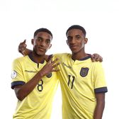 Arsenal semnează cu gemenii-minune  Au fost formați la același club ca trei staruri din   Premier League  » Unul dintre ei e comparat cu Neymar