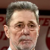 „Fii puternic, Cornele!”  Detalii despre   starea de sănătate a lui Dinu:  „Când îmi răspunde așa, parcă mi se sfâșie sufletul”