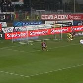 Petrila, ratarea sezonului?!    VIDEO:  Jucătorul lui Rapid putea să deschidă scorul în meciul cu Botoșani, dar   s-a făcut de râs