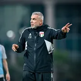 Olăroiu, victorie în Cupa Arabiei   Naționala Emiratelor Arabe Unite   s-a calificat  în sferturile turneului final