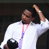 Scandal uriaș în Africa  Fostul star de la Barcelona este acuzat că a forțat   excluderea căpitanului naționalei,   pentru a nu-i doborî recordul!