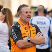 Glume proaste pe seama soției    VIDEO.  Șeful McLaren,   discurs ofensator  în fața lui Norris și Piastri: „Îi vedeți ochiul vânăt?”