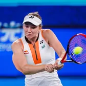 Federația o apără pe Rybakina  Schimb dur de replici între   kazahi și ruși:  „Nu e adevărat! Așa ceva nu există, iar Elena nu locuiește la Moscova”