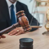 Condamnat pentru un banner rasist  Ultrasul FCSB și-a aflat pedeapsa după incidentul de la   derby-ul cu Rapid  din toamna lui 2023 » Ce mesaj oribil a afișat