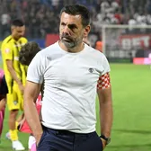 „N-am mai văzut-o dominată așa”     Dinamo  i-a surprins neplăcut pe specialiști, după înfrângerea cu UTA Arad: „Poate se gândeau la vacanță”