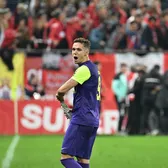 Louis Munteanu, în tricoul FCSB    FOTO:  Atacantul de la CFR Cluj s-a fotografiat în   echipamentul rivalei  » Cum s-a întâmplat