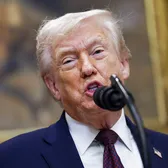 Surpriză pe axa Trump - Abramovich  Pe cine a angajat oligarhul rus să-i salveze banii.   La mijloc, 6 miliarde!