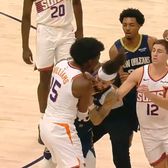 S-au luat la bătaie pe teren!    VIDEO:  Nu i-a păsat că adversarul e cu un cap mai înalt decât el și   l-a lovit cu pumnul în față  » De la ce a pornit totul