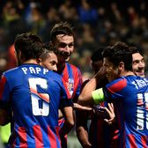 Certat pe stradă de Becali   Fostul jucător de la FCSB, luat la rost de patron:   „20 de milioane de euro!  Toată viața o să te țin minte”