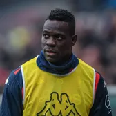 Revine Balotelli  Atacantul italian ar fi semnat cu o echipă din   Emiratele Arabe Unite,  după experiența dezamăgitoare de la Genoa