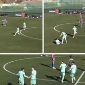 Și-a atacat coechipierul într-un amical    VIDEO:  Nimeni nu a înțeles ce s-a întâmplat pe teren:   „Micuțule ciudat, taci”