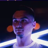 Prezentare spectaculoasă pentru Șut    VIDEO:  Fostul jucător de la FCSB, în tricoul   noii sale echipe:  „Așa îmi pronunțați corect numele”