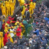 Furie și pumni la finala Cupei Africii!    VIDEO.   Cum au încercat fanii senegalezi   să împiedice executarea penalty-ului  controversat » Imaginile s-au viralizat