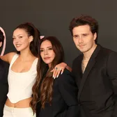 Acuzații fără precedent în familia Beckham   Brooklyn Beckham povestește lucruri șocante din interior:   mită, trădare și dansuri „nepotrivite”