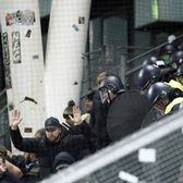 Haos în Europa League  Forțele de ordine   au intervenit de urgență , iar startul jocului a fost întârziat cu aproximativ o oră!