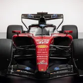 Ferrari și-a prezentat noul monopost    FOTO+VIDEO.  Cum arată mașina cu care italienii vor să câștige titlul după 18 ani »   Schimbare majoră la exterior!