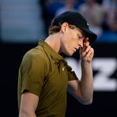 Sinner, la un pas să abandoneze!    FOTO.  Italianul a trecut prin momente de coșmar la Australian Open:   „Nu știu ce să fac!”