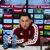 Ce va face Moruțan dacă e chemat să înjure Steaua   Răspuns fără ezitare al noului fotbalist de la Rapid: „Sunt un băiat educat.   Nu-mi doresc să fac asta”