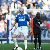 „Îl vedeam pe tata printre nori”  O legendă a fotbalului englez   s-a temut că va muri : „Am făcut pe mine de frică”