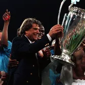 „A venit după mine la toaletă”  Patronul campioanei Europei care   l-a depășit cu mult pe Gigi Becali:  „Mâine te pun titular”