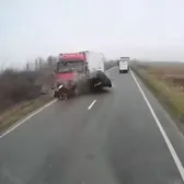 „A intrat direct sub roți”  Reacția   șoferului camionului  implicat în accidentul în care au murit 7 fani PAOK: „N-am mai văzut așa ceva”