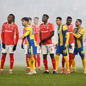 Sancțiuni la Dinamo - Petrolul   Jandarmeria a aplicat amenzi mari după partida de pe „Arc”. Cât a primit   clubul organizator