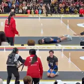 Imagini inedite     VIDEO + FOTO.   Cum și-a cerut scuze un sportiv japonez după ce   a lovit cu mingea o femeie