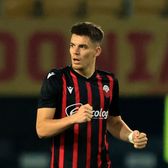 A scos FCSB din UCL    Dinamo  vrea să transfere un tânăr jucător care a ajutat la eliminarea campioanei din Ligă  » Suma oferită de „câini”