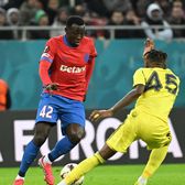 „Trebuia să îi schimb numele”   Gigi Becali l-a   criticat și ironizat  pe mijlocașul de la FCSB: „Băi nebunule, urcă cu mingea la picior!”