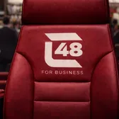 „Premieră în fotbalul românesc”   Anunțul făcut de   Dinamo:   „Alături de membri ai board-ului și de partenerii clubului”