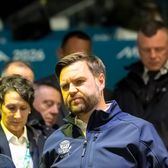 Huiduit la JO de iarnă!    VIDEO.  Vicepreședintele SUA,   ținta publicului  la ceremonia de deschidere de la Milano » Reacția uluită a lui Trump