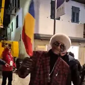 Snoop Dogg a fluturat steagul României!    FOTO.  Moment viral la   Jocurile Olimpice de Iarnă din Italia  » Interacțiune memorabilă cu delegația „tricoloră”
