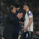 Pe cine așteaptă Drăgușin  Tottenham caută un nou antrenor după demiterea lui Frank »   Ce vor fanii. Cine e favorit