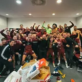 Sărbătoare în vestiar    FOTO.  Cum au celebrat jucătorii de la Rapid după   succesul  contra rivalei Dinamo