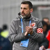 Kopic, păcălit de suporteri    FOTO.  Antrenorul lui Dinamo, chemat   să înjure Steaua  » Cum a reacționat croatul + ce a făcut Florentin Petre