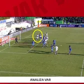 „Hoții! Banii lui Becali”    FOTO.  Istvan Kovacs   a fost huiduit 4 minute,  înainte de a valida golul care a decis meciul FC Argeș - Farul