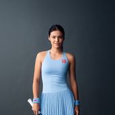 Emma Răducanu, pe urmele lui Federer   Jucătoarea cu origini românești a semnat un   contract de 2,6 milioane de lire sterline!