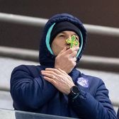 Talismanul Argeșului    FOTO.     Bogdan Andone, în lacrimi  după calificarea în play-off » Cu ce obiect a fost surprins în lojă: „Să fim buturuga mică!”