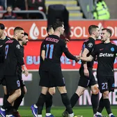 Radiografia unei rușini istorice  Visul care a destabilizat FCSB » În acest sezon   s-a aflat o singură dată pe loc de play-off  +  Clienta echipelor mici