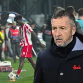 Scandal la pauza meciului  Mihai Stoica l-ar fi înjurat pe Odada la vestiare, chiar după ce   jucătorul și-a cerut scuze  pentru faultul asupra lui Olaru