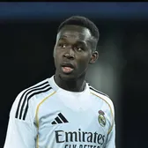 Debutant în defensiva lui Real Madrid?    Lamini Fati,  soluția lui Arbeloa, are 19 ani și le-a pus imaginația la încercare microbiștilor: „Urmează Mbappi Vinici?”